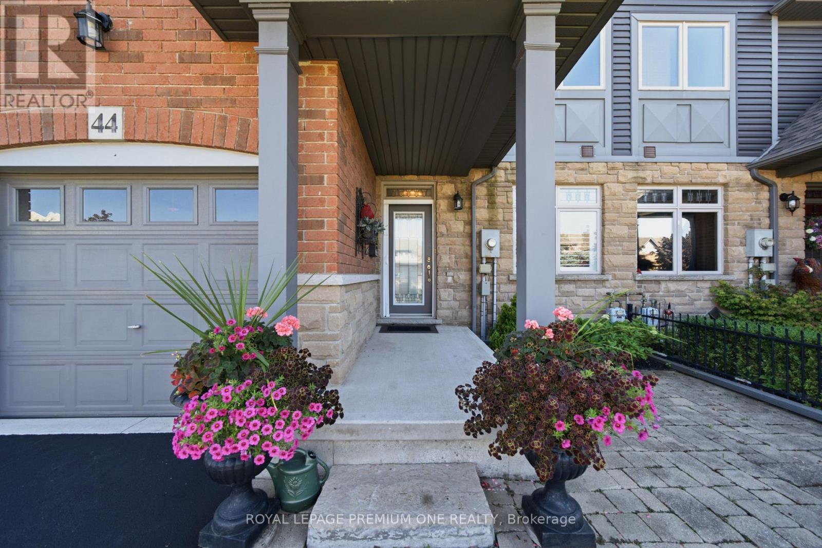 44 Conrad Place, Grimsby, Ontario  L3M 5S5 - Photo 3 - X13690092