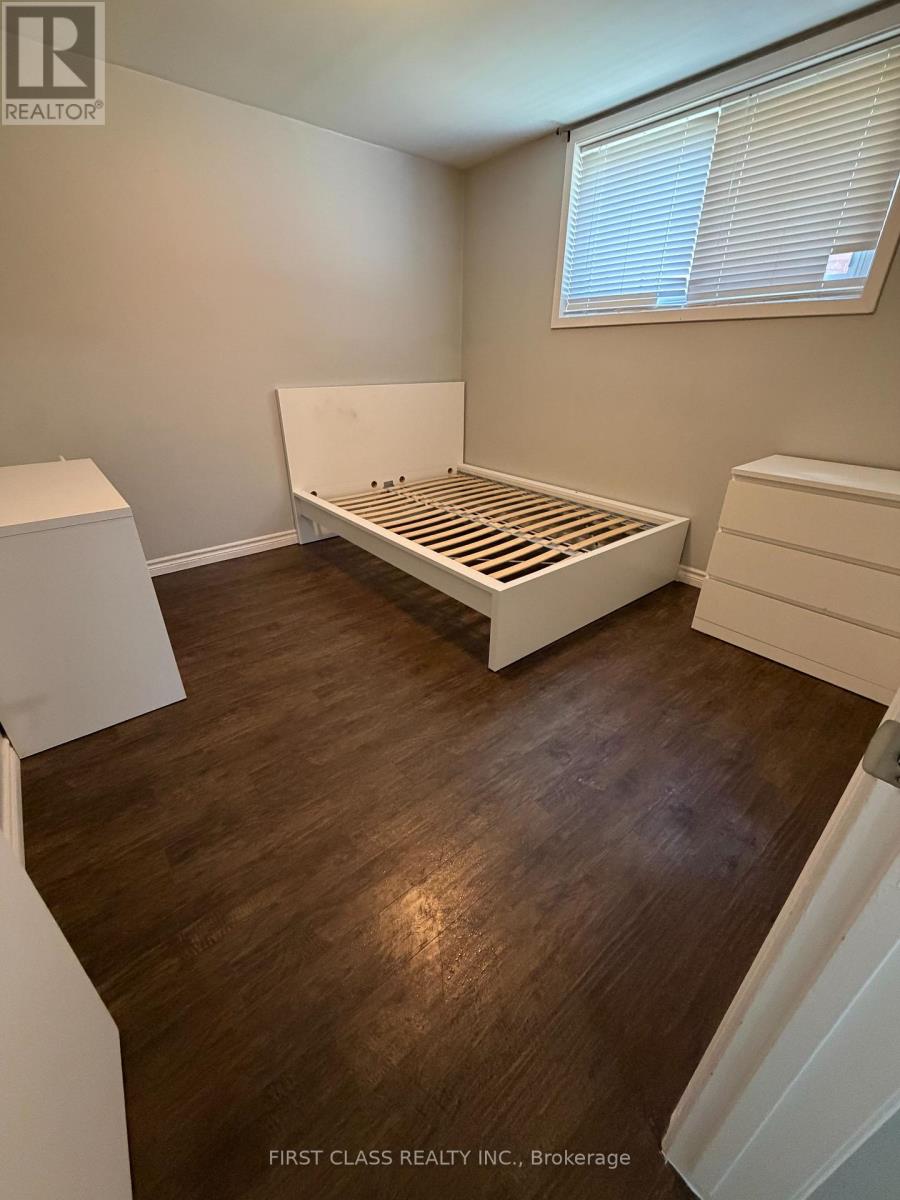 657 Sevilla Park Place, London East, Ontario  N5Y 4H9 - Photo 11 - X13690114