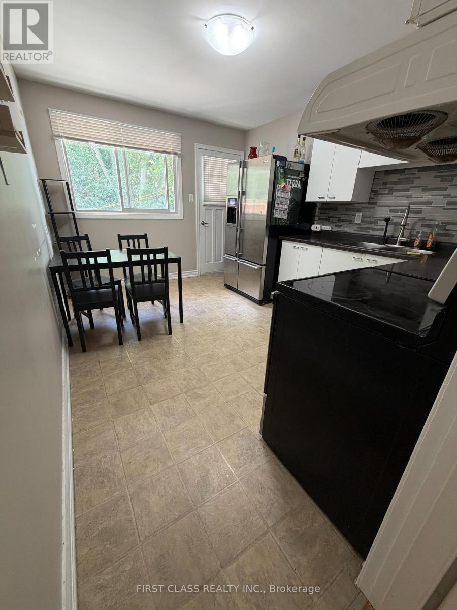 657 Sevilla Park Place, London East, Ontario  N5Y 4H9 - Photo 6 - X13690114
