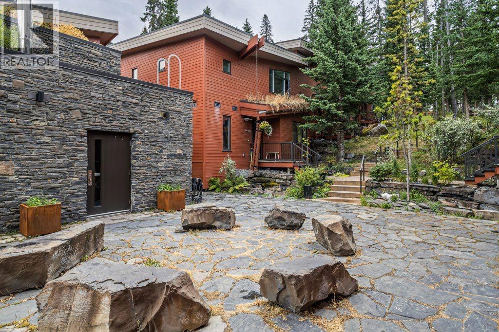 302, 113 Cave Avenue, Banff, Alberta  T1L 1B5 - Photo 3 - A2337756