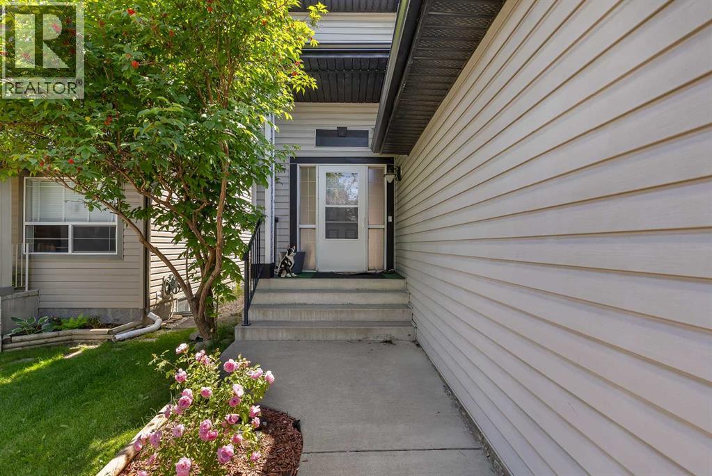 167 Valley Crest Close NW, Calgary, Alberta  T3B 5X3 - Photo 3 - A2329795