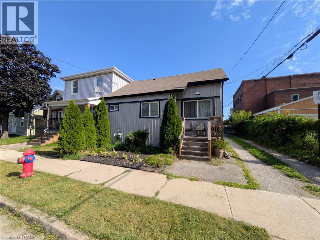 7 CAMPBELL Avenue, Hamilton, Ontario