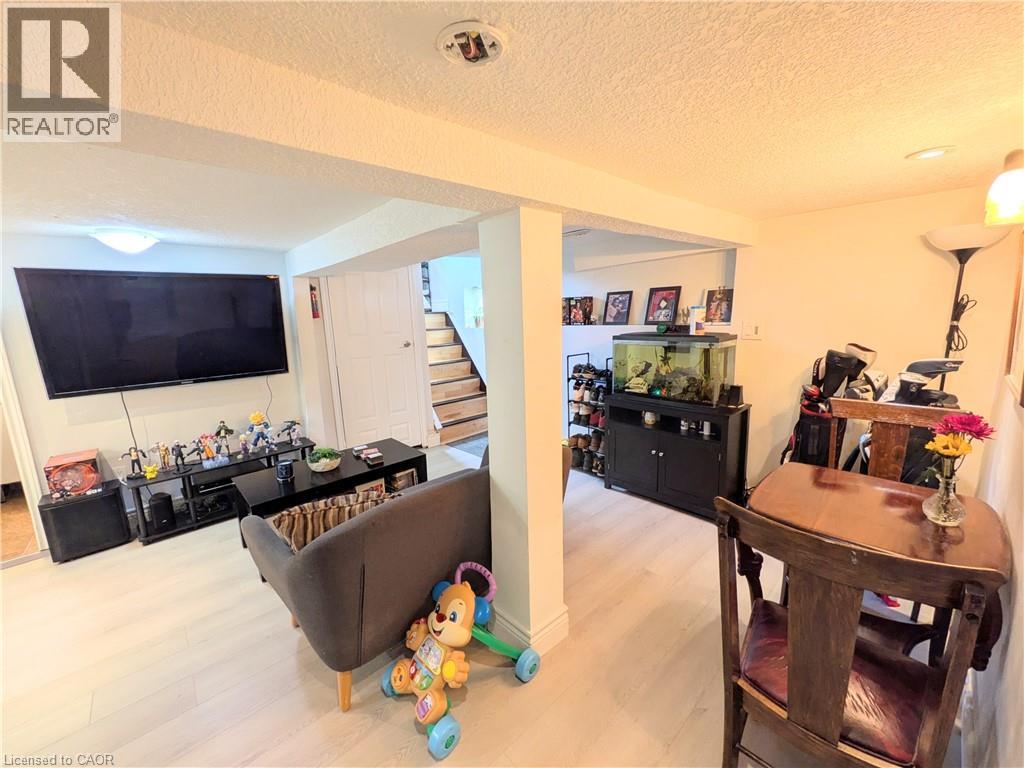 7 Campbell Avenue, Hamilton, Ontario  L8L 2M7 - Photo 18 - 40856725