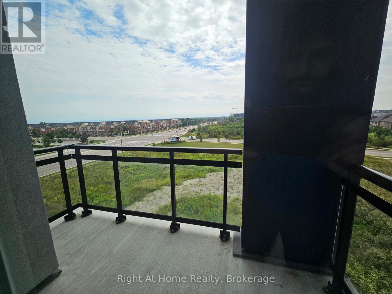 527 - 102 Grovewood Common, Oakville, Ontario  L6H 0X2 - Photo 12 - W13690166
