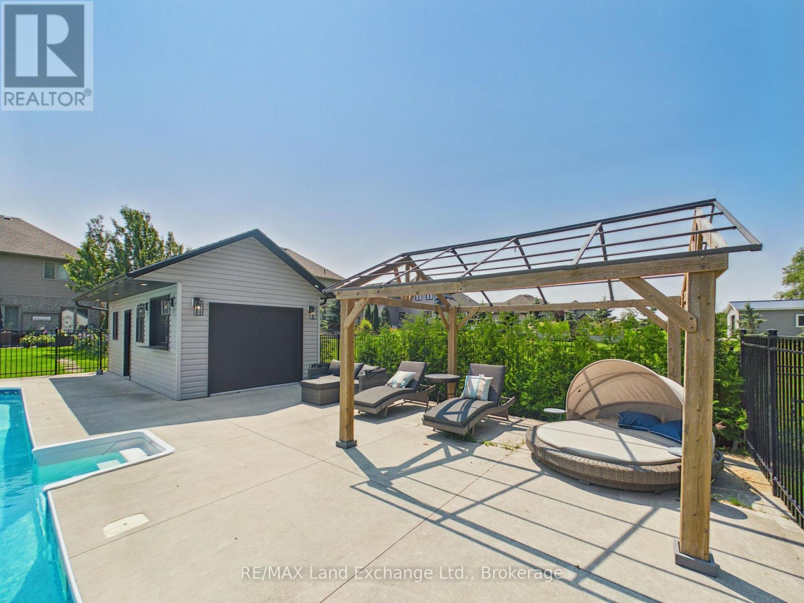 4 Scott Crescent, Huron-Kinloss, Ontario  N2Z 0C6 - Photo 5 - X13690192