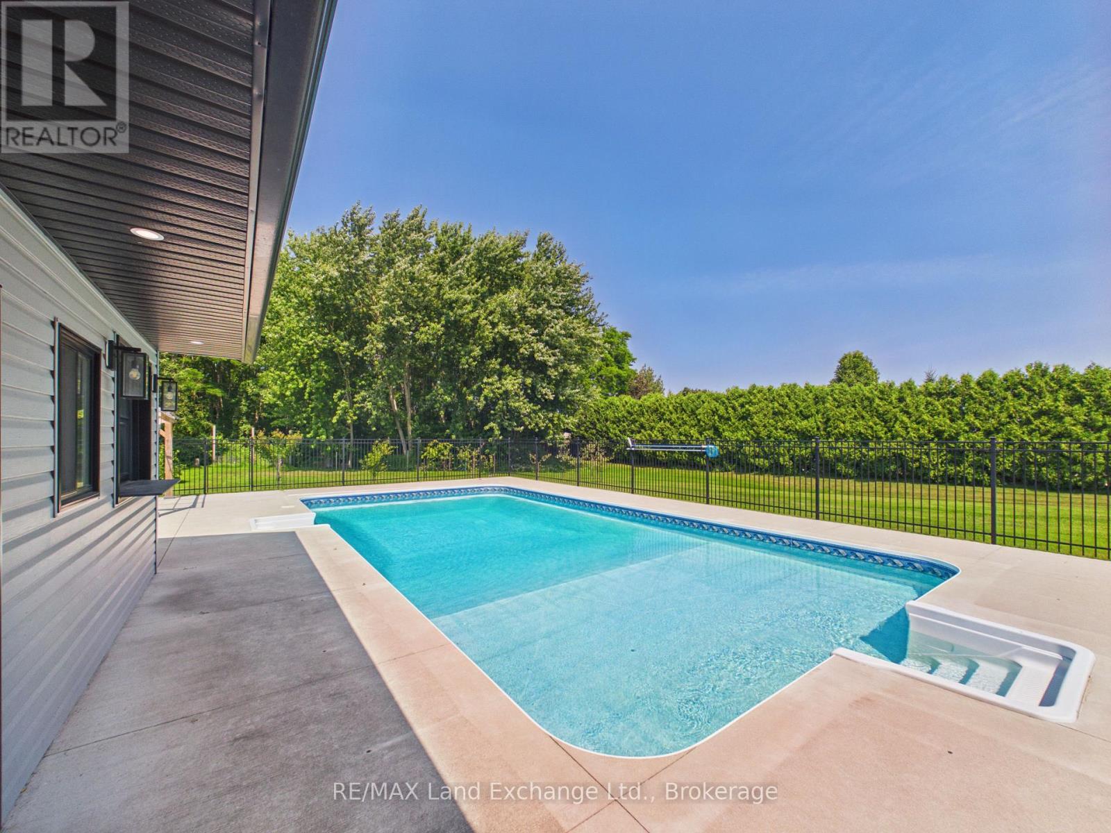 4 Scott Crescent, Huron-Kinloss, Ontario  N2Z 0C6 - Photo 6 - X13690192