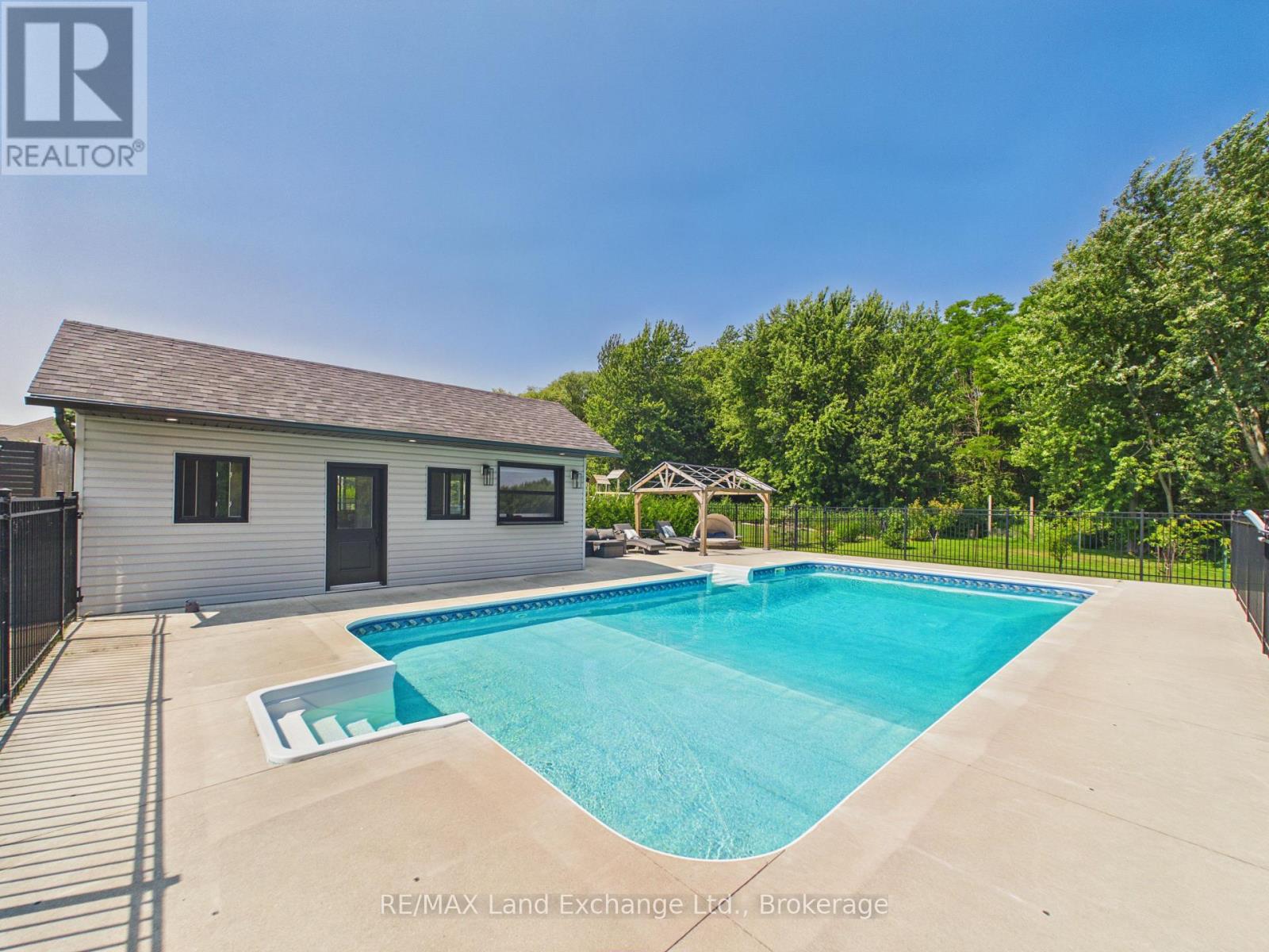 4 Scott Crescent, Huron-Kinloss, Ontario  N2Z 0C6 - Photo 7 - X13690192
