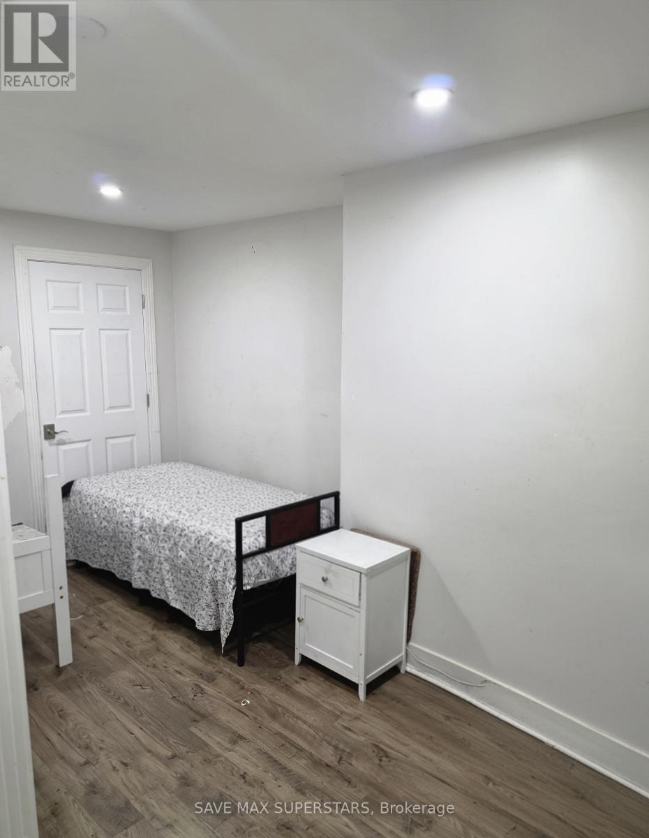 Lower - 133 The Queensway Way, Barrie, Ontario  L4M 0B4 - Photo 12 - S13687994