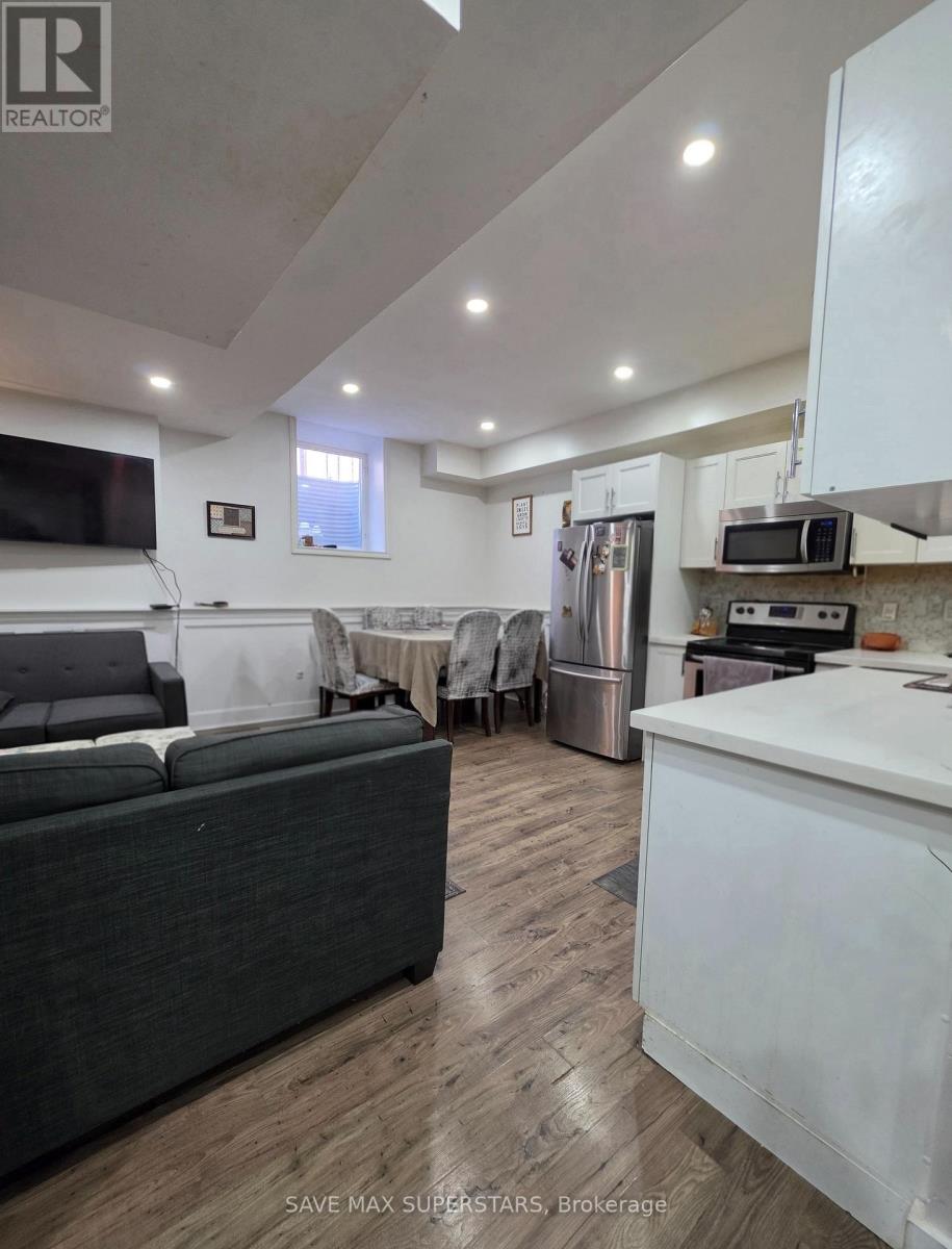 Lower - 133 The Queensway Way, Barrie, Ontario  L4M 0B4 - Photo 11 - S13687994