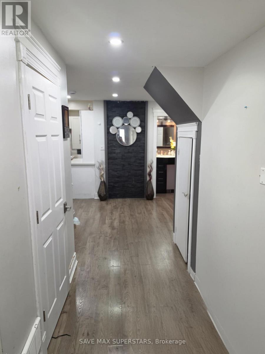 Lower - 133 The Queensway Way, Barrie, Ontario  L4M 0B4 - Photo 4 - S13687994