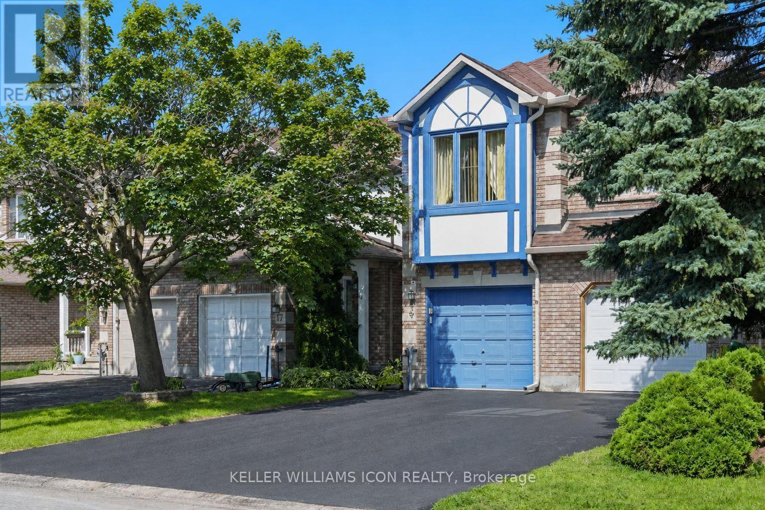 15 LOCHELAND CRESCENT, Ottawa, Ontario