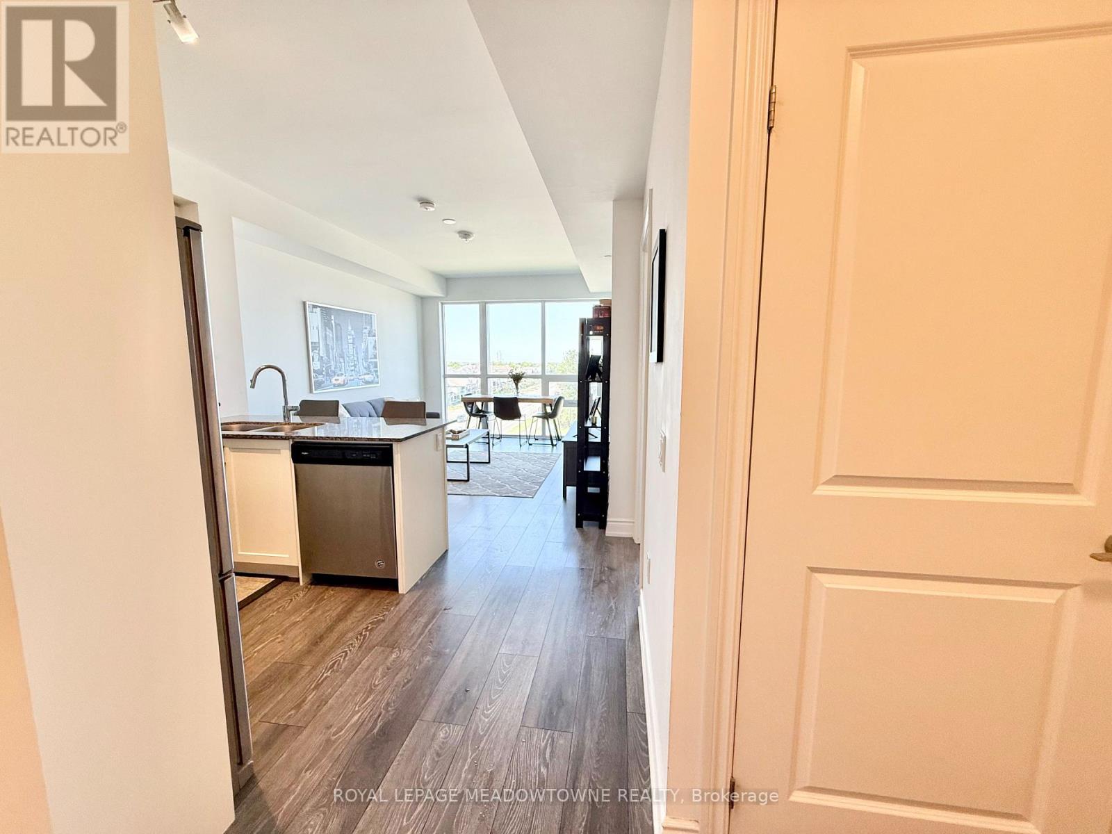 512 - 1050 Main Street E, Milton, Ontario  L9T 9M3 - Photo 2 - W13612910