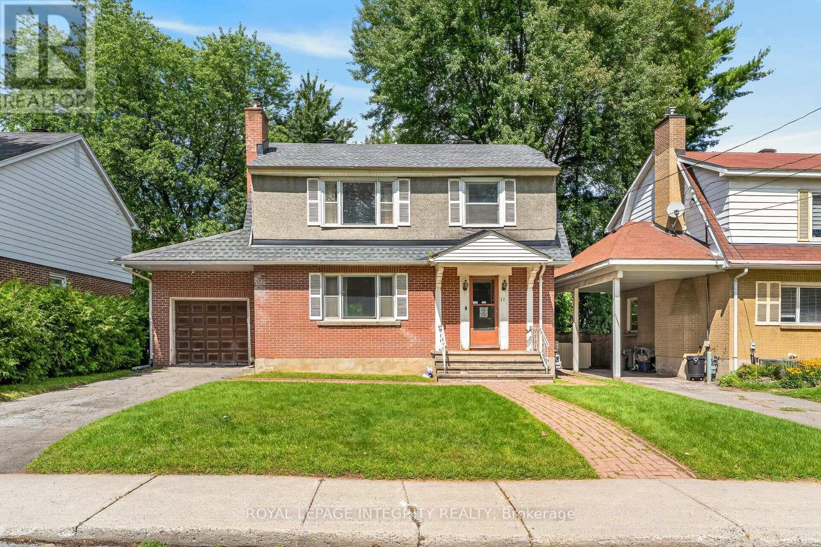 11 TORONTO STREET, Ottawa, Ontario