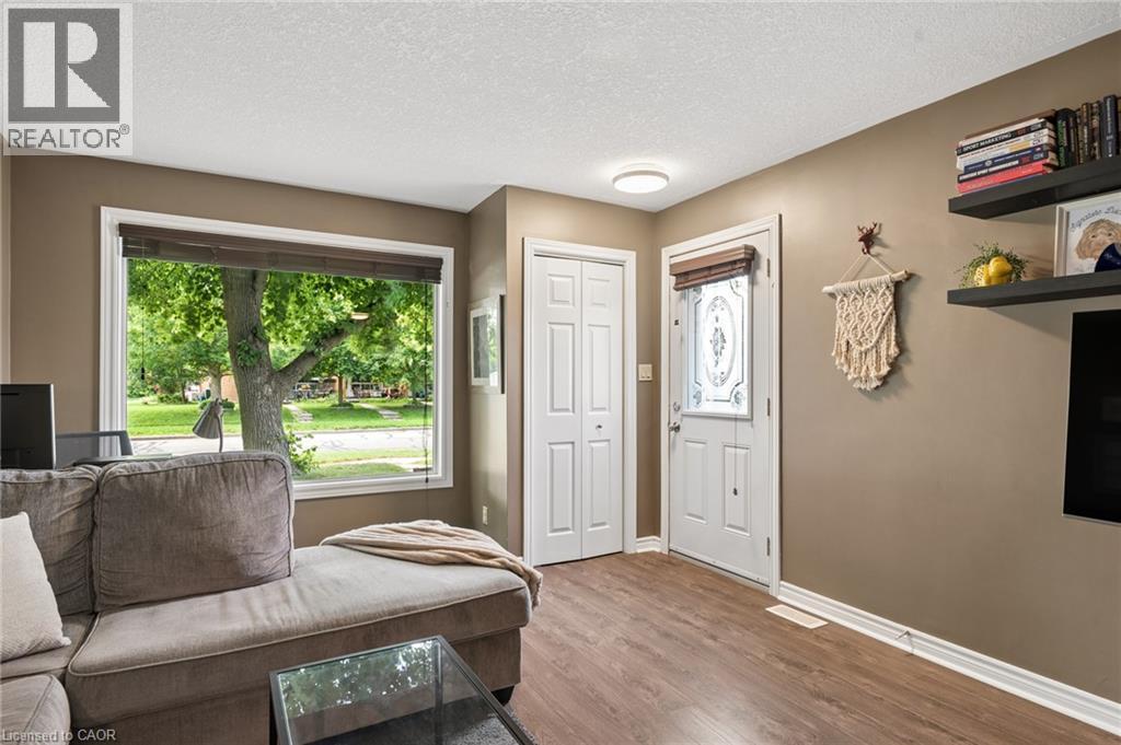 266 Dufferin Street Unit# 9, Stratford, Ontario  N5A 2H2 - Photo 5 - 40856762