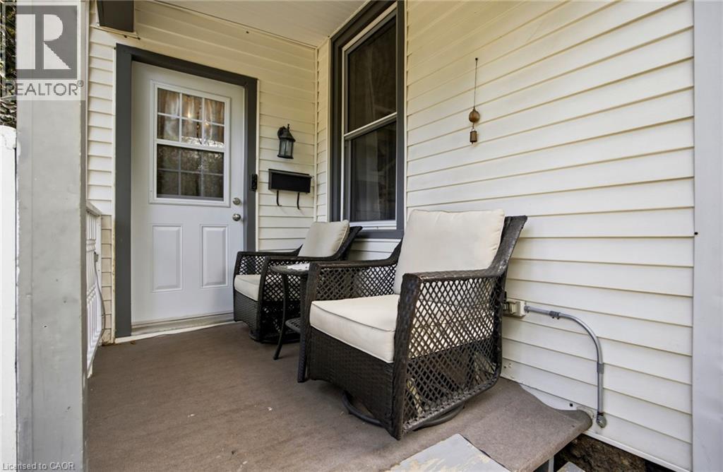 99 Dufferin Street, Stratford, Ontario  N5A 2G7 - Photo 5 - 40856744