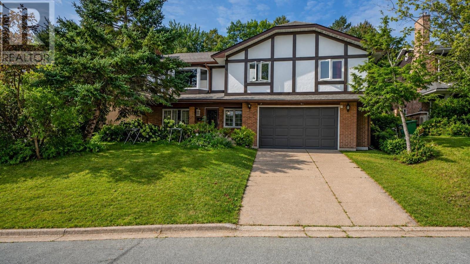 47 Forest Road, Dartmouth, Nova Scotia  B2Y 4G5 - Photo 1 - 202620917