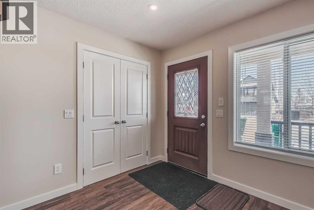 23 Cheltenham Road NW, Calgary, Alberta  T2L 0M4 - Photo 2 - A2283265