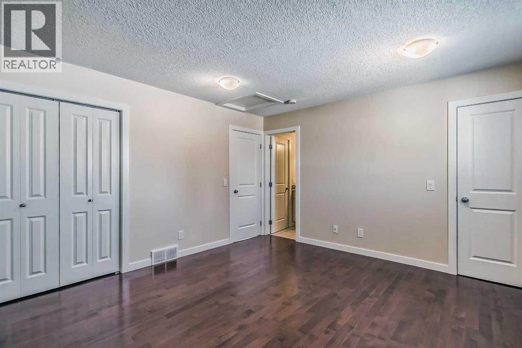 23 Cheltenham Road NW, Calgary, Alberta  T2L 0M4 - Photo 23 - A2283265