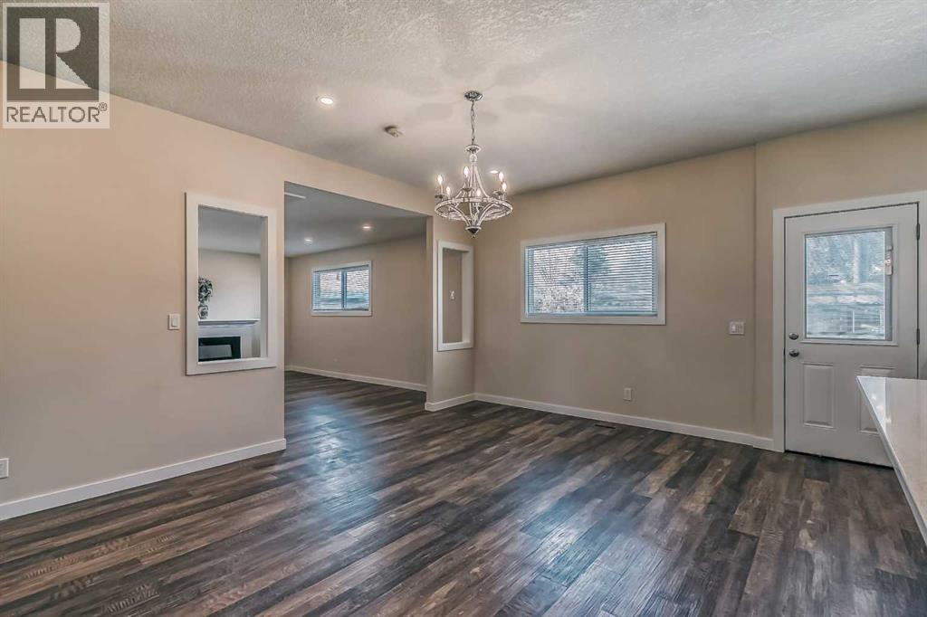 23 Cheltenham Road NW, Calgary, Alberta  T2L 0M4 - Photo 12 - A2283265
