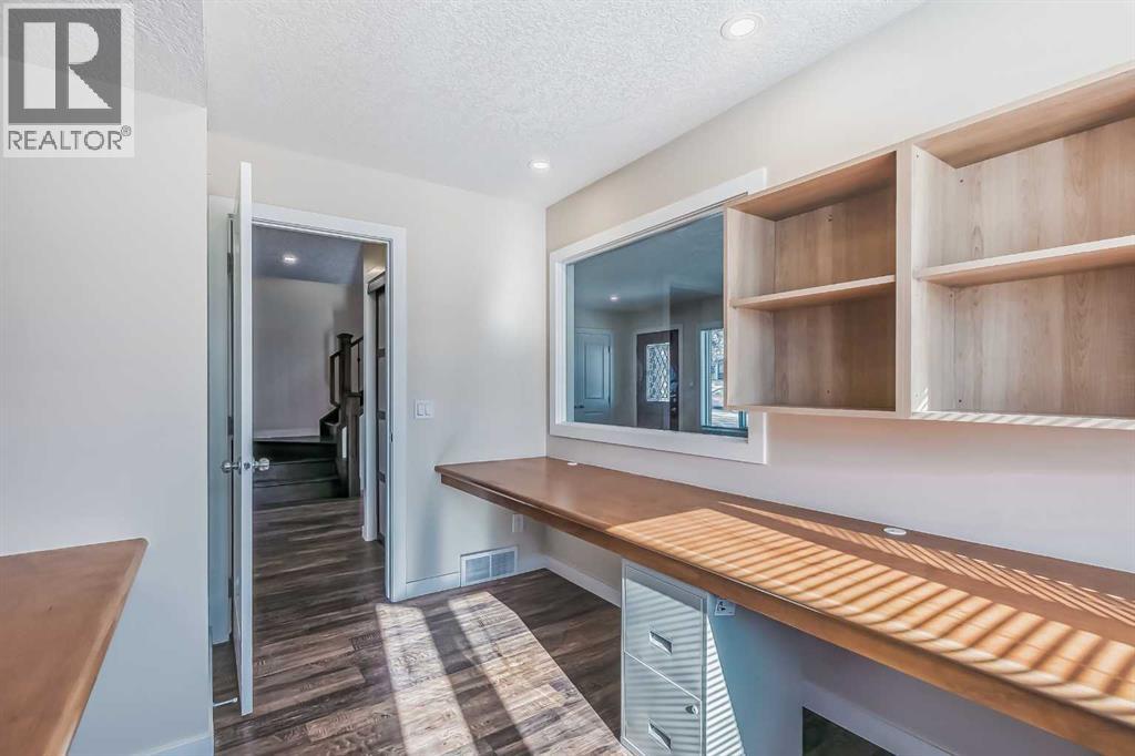 23 Cheltenham Road NW, Calgary, Alberta  T2L 0M4 - Photo 19 - A2283265
