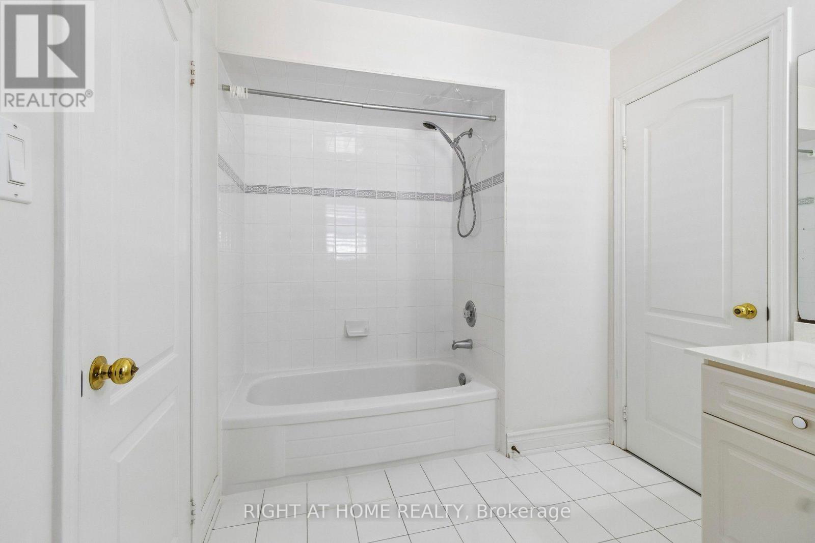 35 Palace Court, Richmond Hill, Ontario  L4B 4C3 - Photo 26 - N13652072
