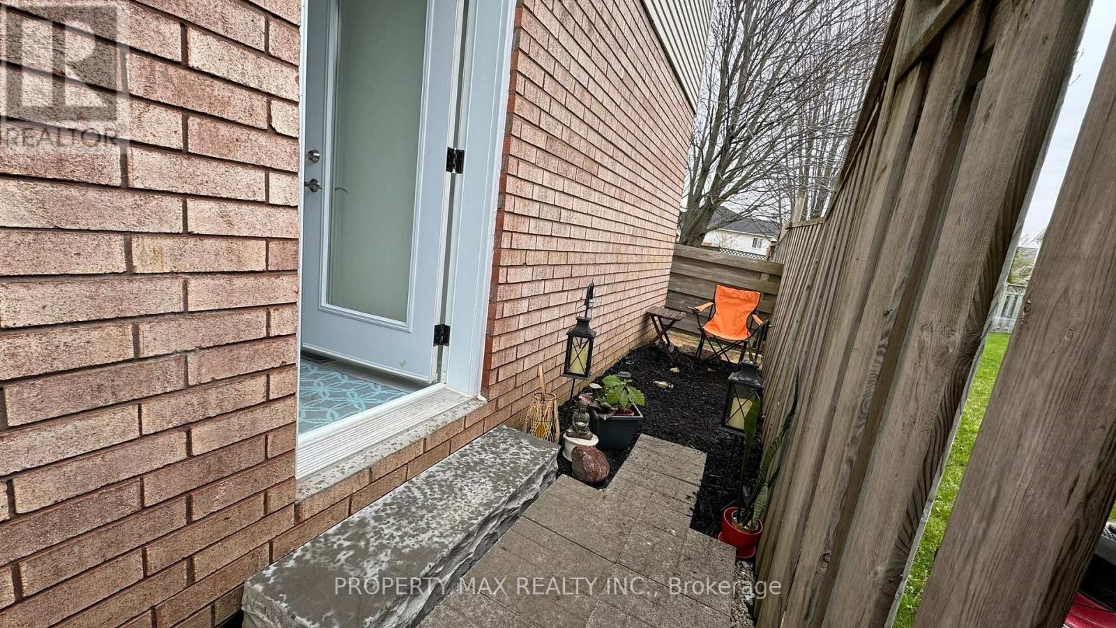 Bsmt - 30 Glenabbey Drive, Clarington, Ontario  L1E 1B8 - Photo 2 - E13690208