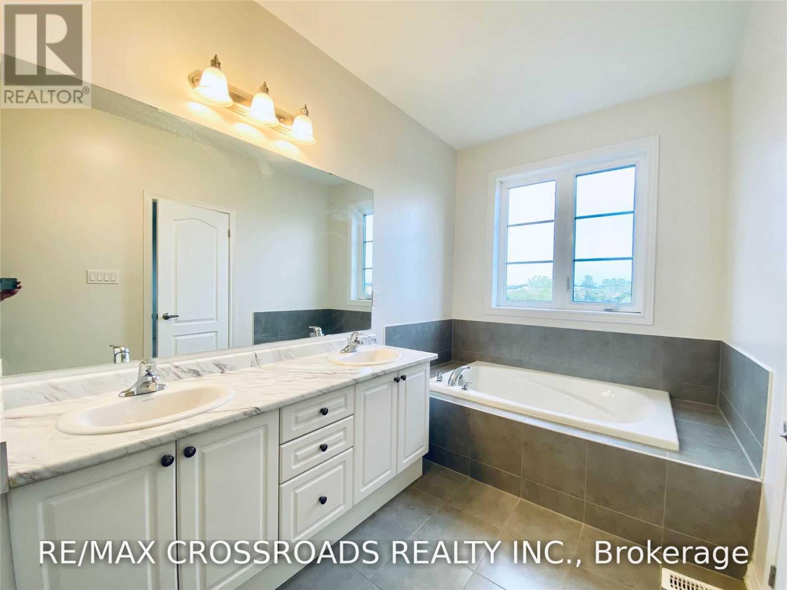 172 Decast Crescent, Markham, Ontario  L6B 1N8 - Photo 17 - N13690152