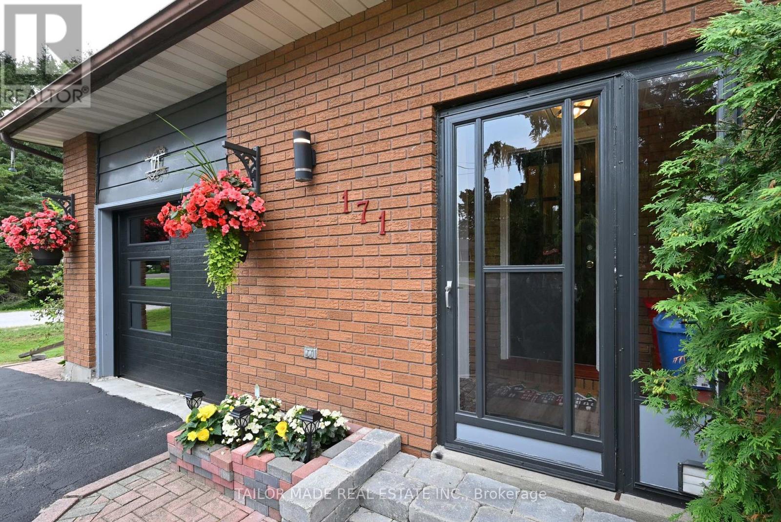 171 Murphy Road, Essa, Ontario  L3W 0A2 - Photo 3 - N13690182