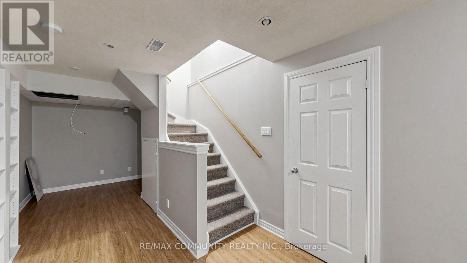 38 Iveagh Drive, Georgina, Ontario  L4P 3X3 - Photo 32 - N13690206