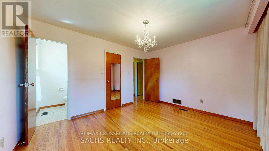 Upper - 377 Crosby Avenue, Richmond Hill, Ontario  L4C 2R8 - Photo 10 - N13690238