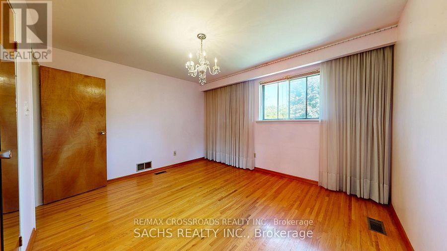 Upper - 377 Crosby Avenue, Richmond Hill, Ontario  L4C 2R8 - Photo 11 - N13690238