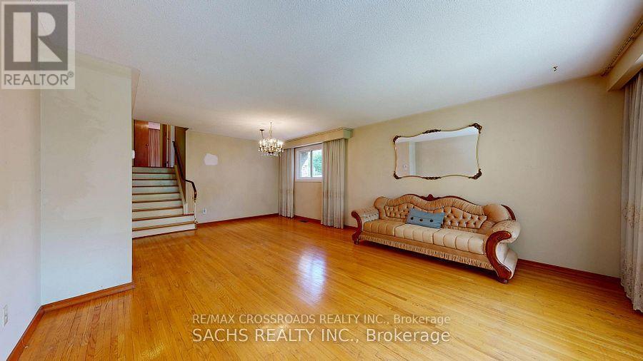 Upper - 377 Crosby Avenue, Richmond Hill, Ontario  L4C 2R8 - Photo 3 - N13690238