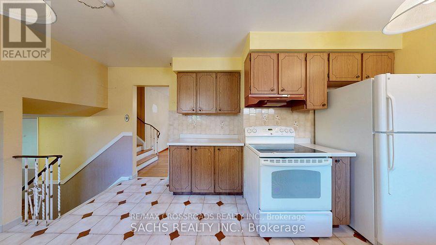 Upper - 377 Crosby Avenue, Richmond Hill, Ontario  L4C 2R8 - Photo 6 - N13690238