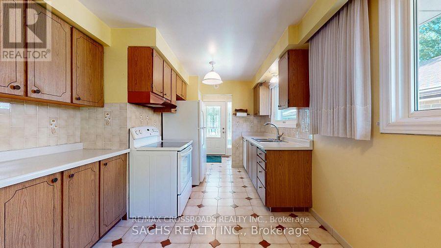 Upper - 377 Crosby Avenue, Richmond Hill, Ontario  L4C 2R8 - Photo 7 - N13690238