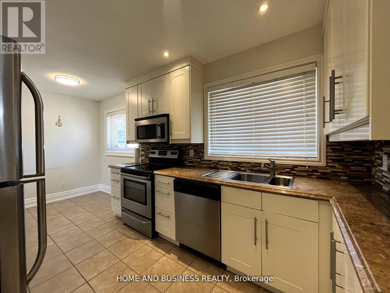 376 Ashbury Road, Oakville, Ontario  L6K 2M7 - Photo 5 - W13690178