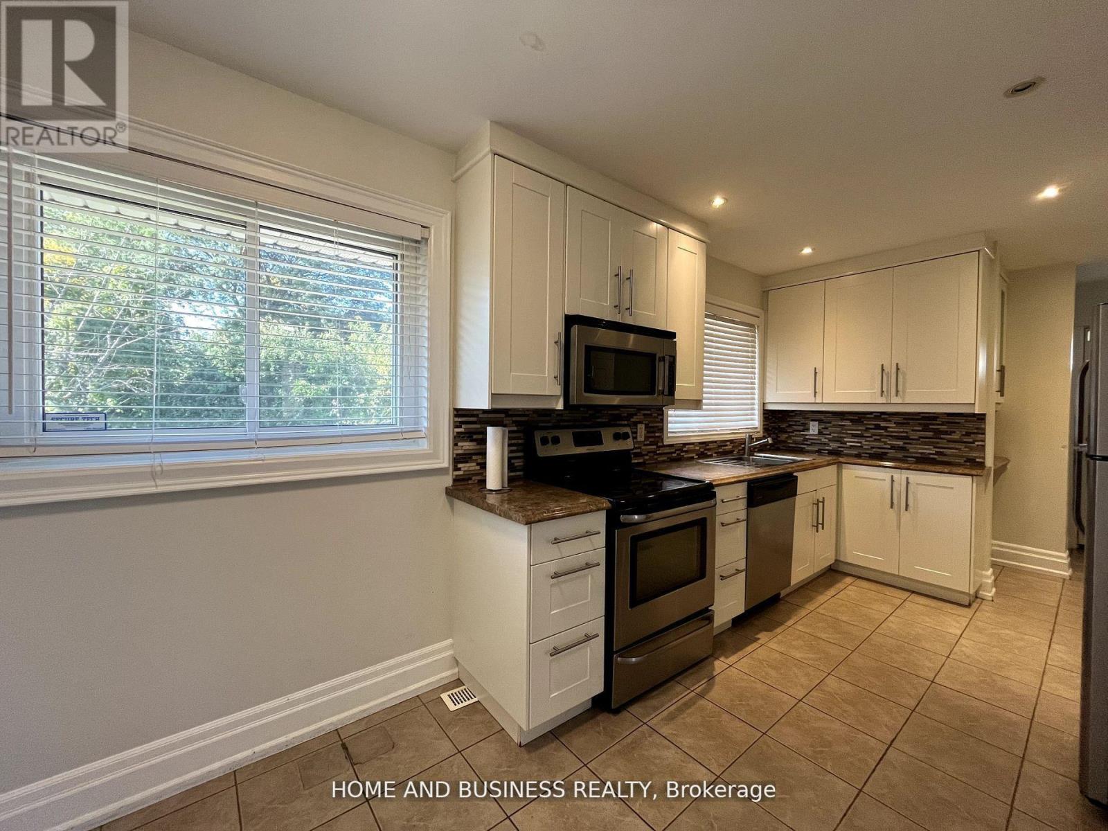 376 Ashbury Road, Oakville, Ontario  L6K 2M7 - Photo 6 - W13690178