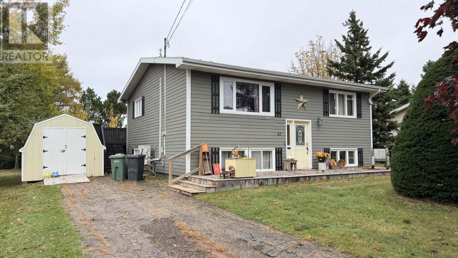 33 Phillips Street, Summerside, Prince Edward Island  C1N 4L2 - Photo 1 - 202616479