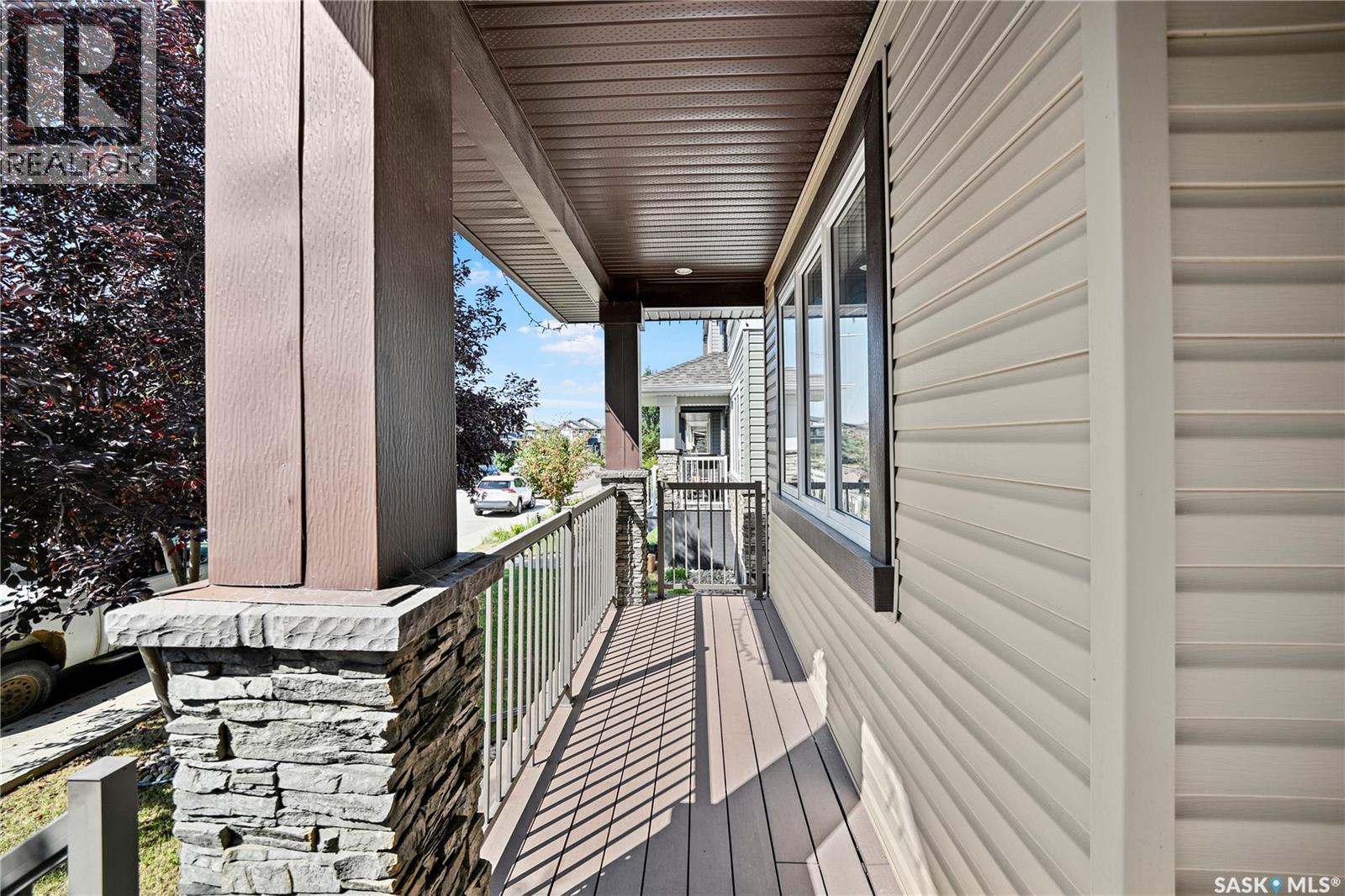 8726 Archer Lane, Regina, Saskatchewan  S4Y 0B7 - Photo 3 - SK046027