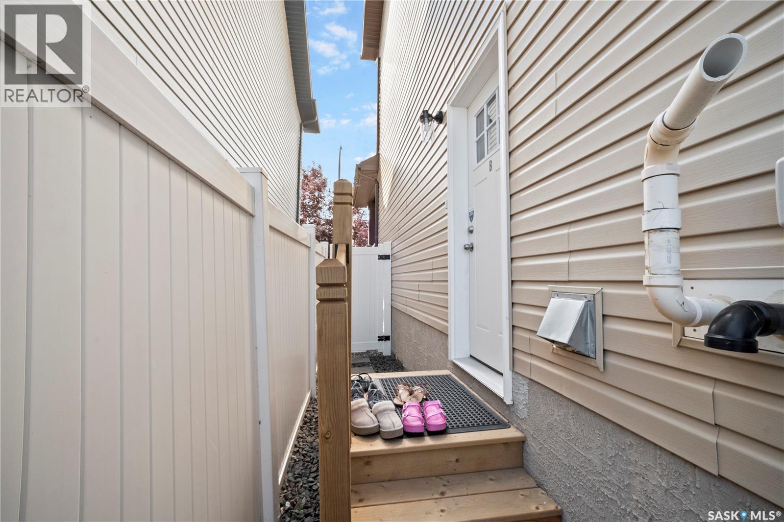 8726 Archer Lane, Regina, Saskatchewan  S4Y 0B7 - Photo 30 - SK046027