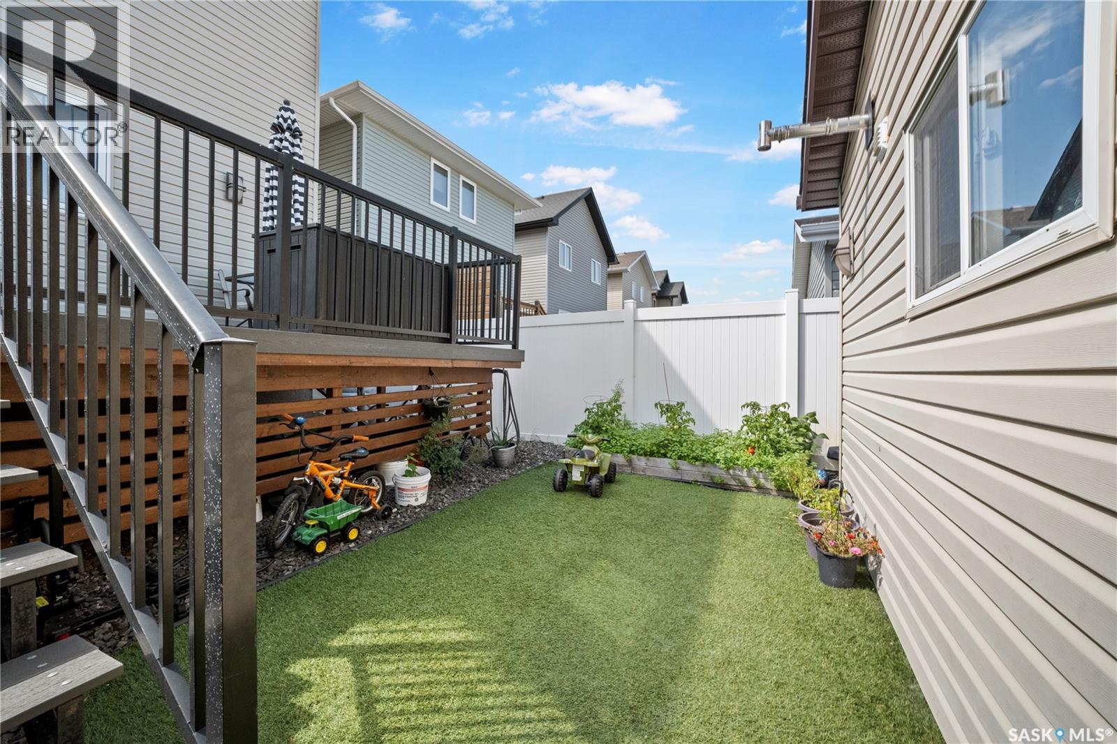 8726 Archer Lane, Regina, Saskatchewan  S4Y 0B7 - Photo 41 - SK046027