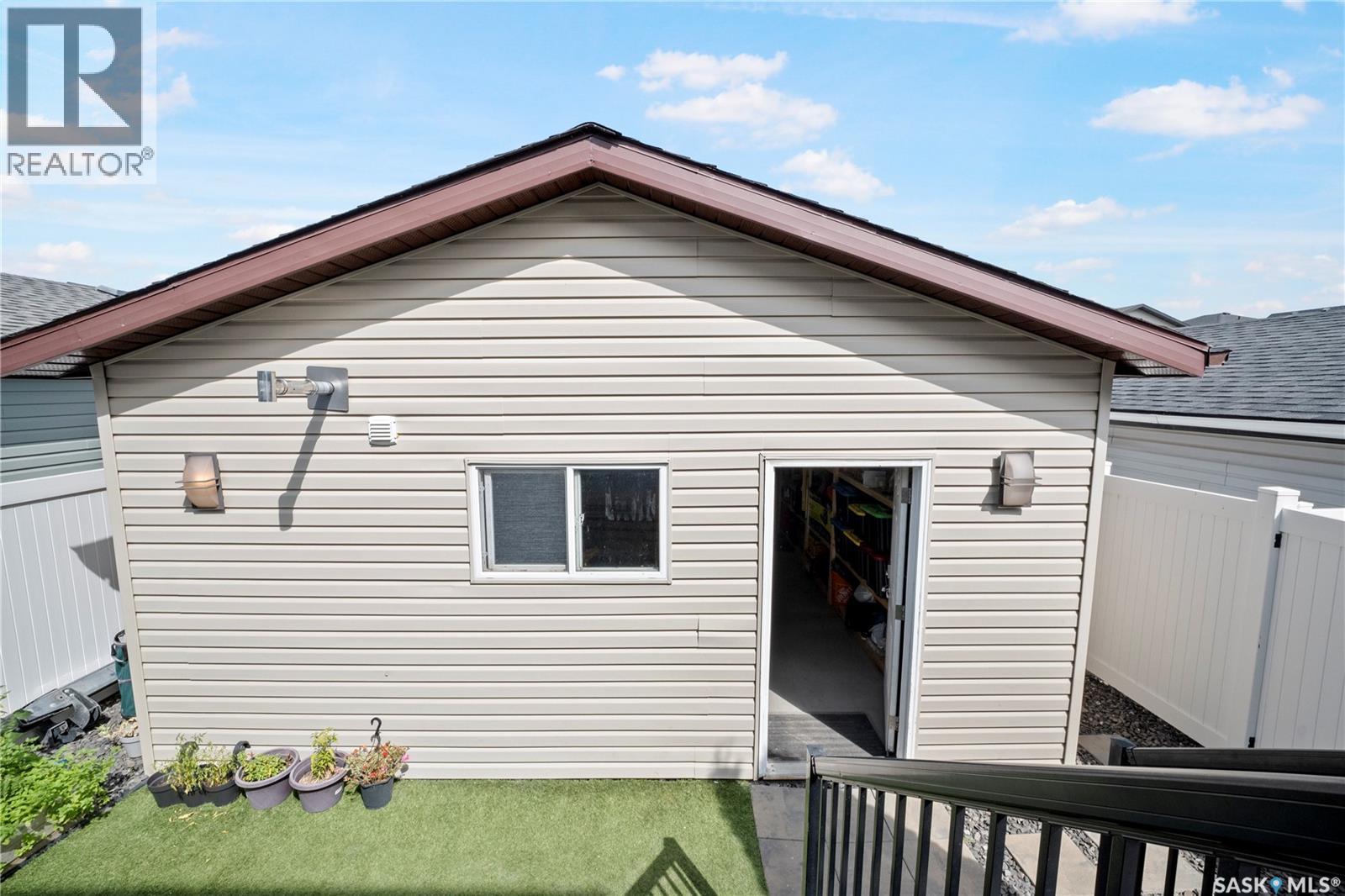 8726 Archer Lane, Regina, Saskatchewan  S4Y 0B7 - Photo 42 - SK046027