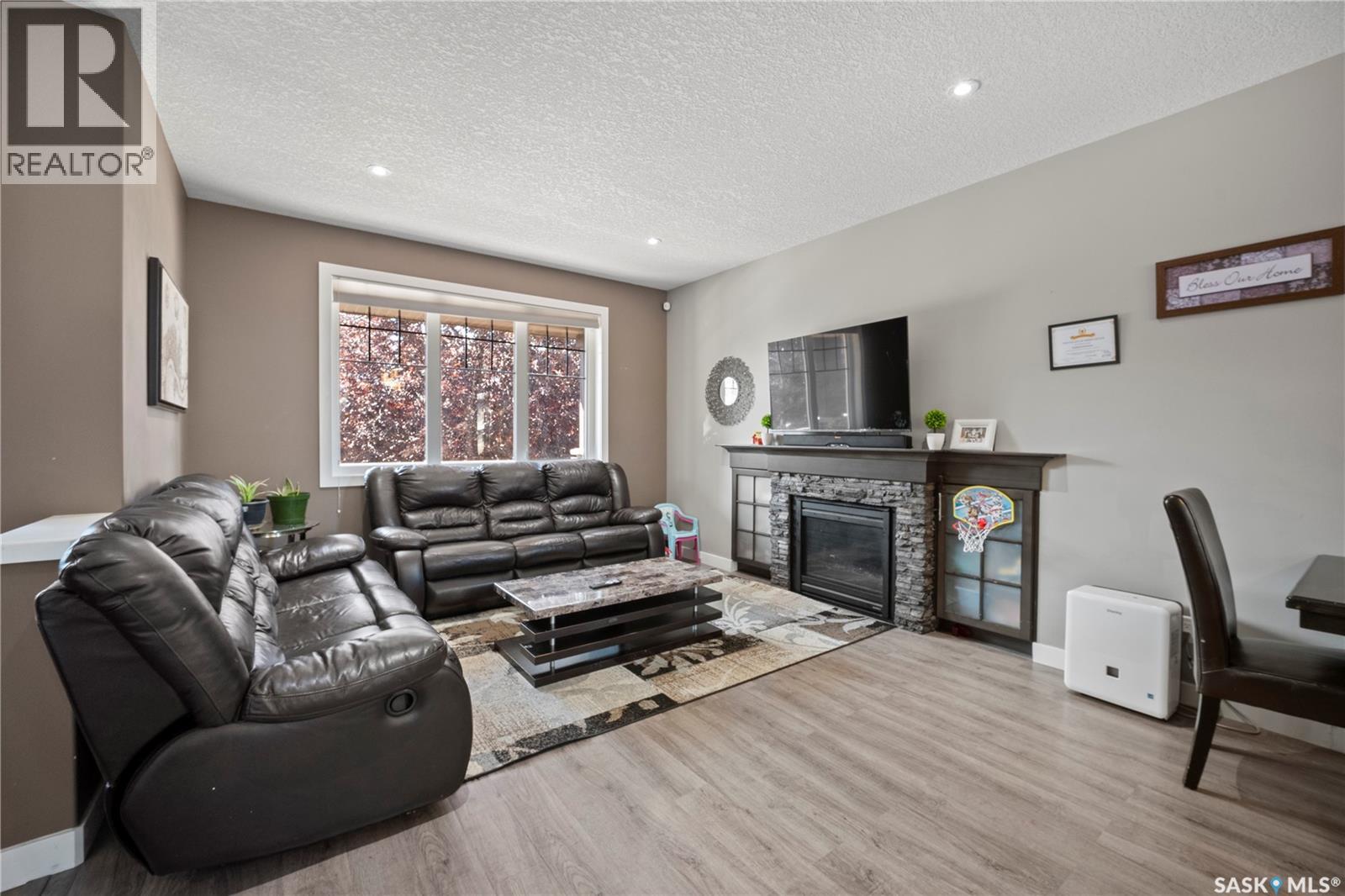 8726 Archer Lane, Regina, Saskatchewan  S4Y 0B7 - Photo 6 - SK046027
