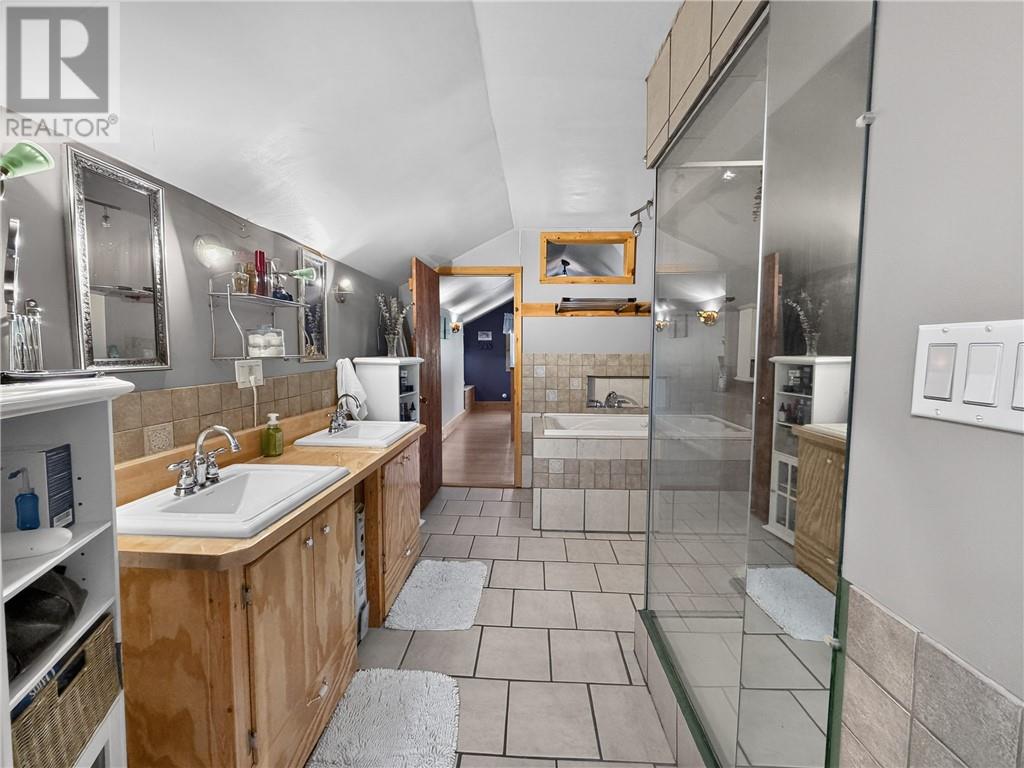 40 Younge Street, Kagawong, Ontario  P0P 1J0 - Photo 40 - 2129874