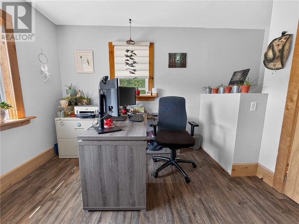 40 Younge Street, Kagawong, Ontario  P0P 1J0 - Photo 6 - 2129874
