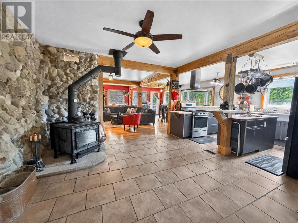 40 Younge Street, Kagawong, Ontario  P0P 1J0 - Photo 8 - 2129874