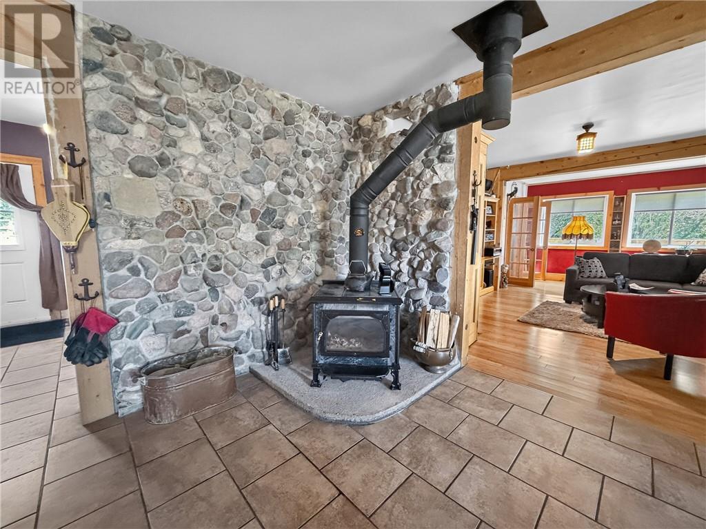 40 Younge Street, Kagawong, Ontario  P0P 1J0 - Photo 9 - 2129874