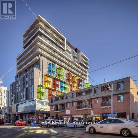 <div class="slider-price">$788,900</div><p>608 - 297 College Street, Toronto, Ontario</p>