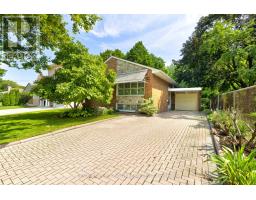 109 WINCOTT DRIVE, Toronto, Ontario