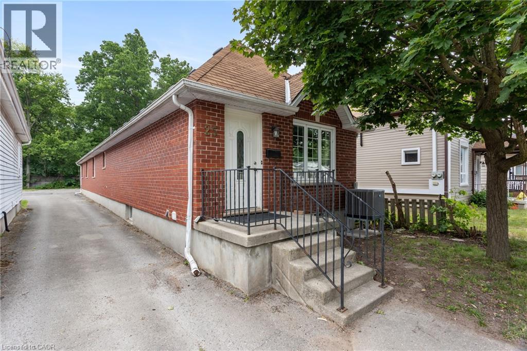 25 Saunby Street, London, Ontario  N6G 1A2 - Photo 2 - 40850497