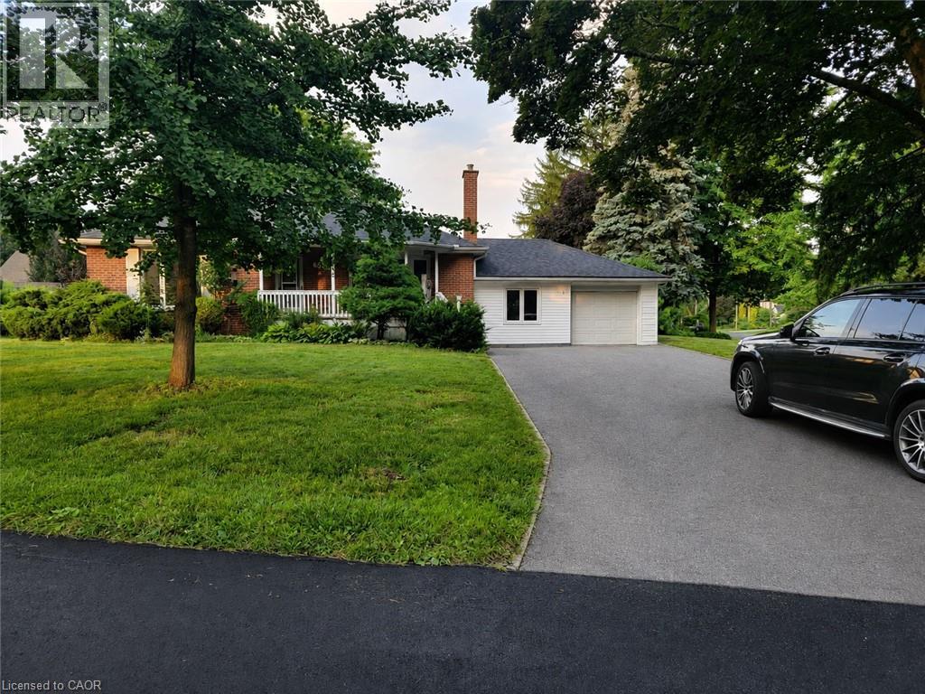 58 JOANNE Court Unit# Main, Ancaster, Ontario